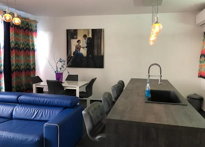 Appartamento 189 Chezli Court *