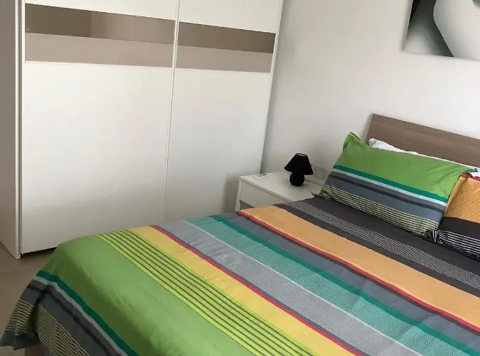 Apartament 189 Chezli Court